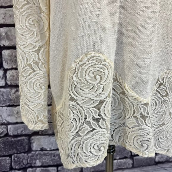 Chico's Asymmetrical Ivory Long Sleeve Blouse Size Small - Picture 3 of 9